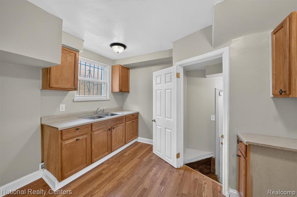 6420 London Street Property Photo 10