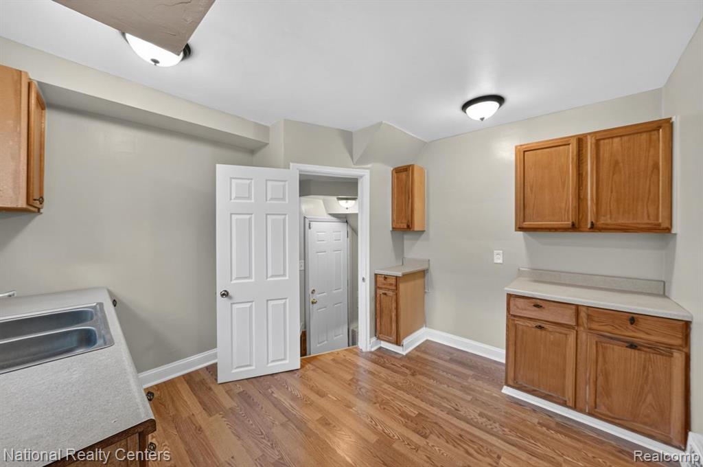 6420 London Street Property Photo 11