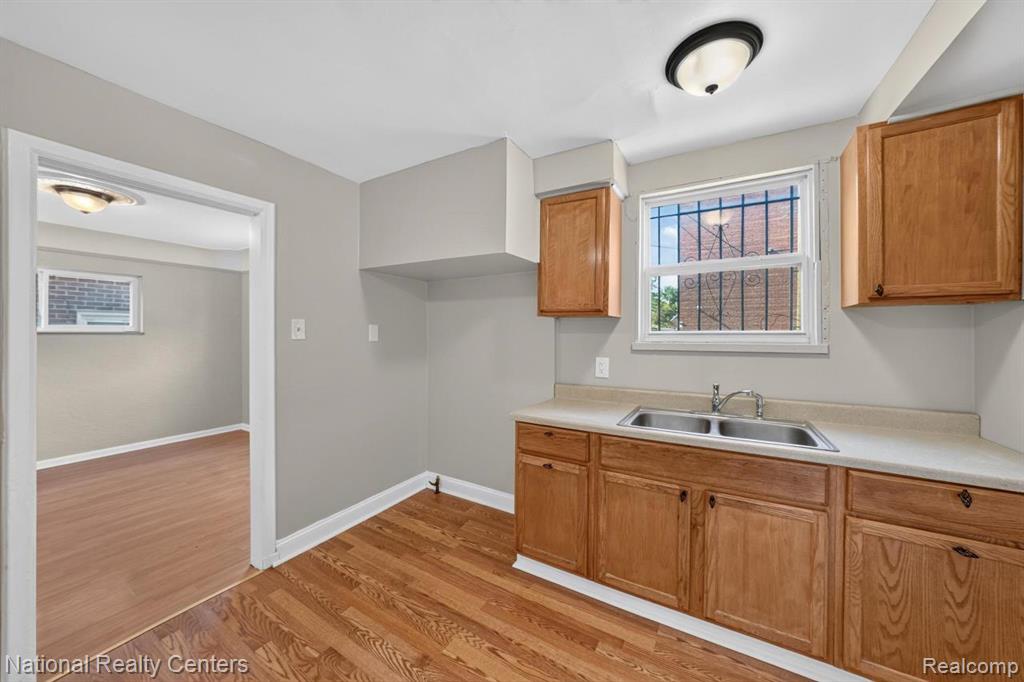 6420 London Street Property Photo 13