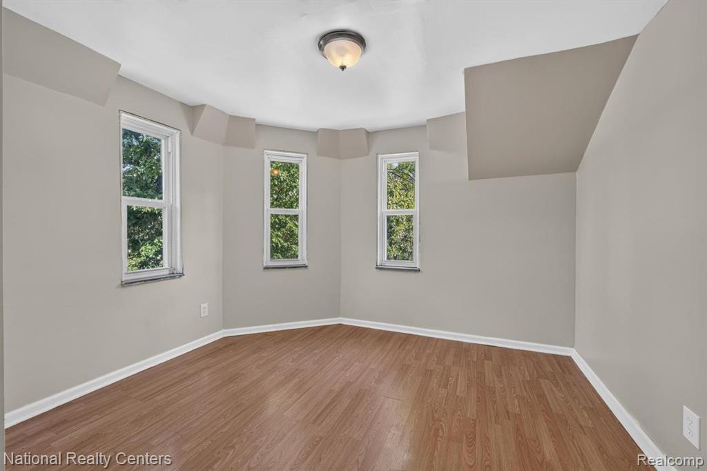 6420 London Street Property Photo 21