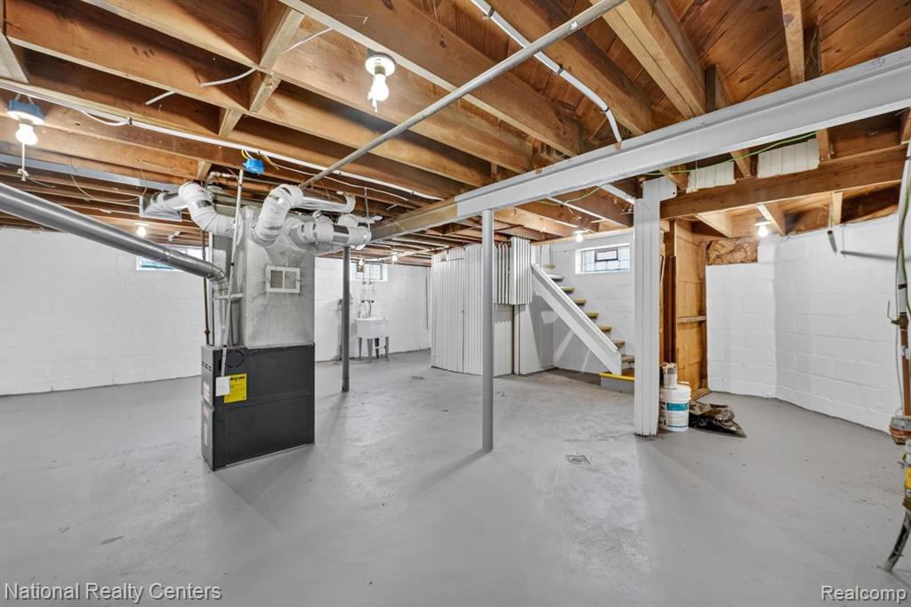 6420 London Street Property Photo 25