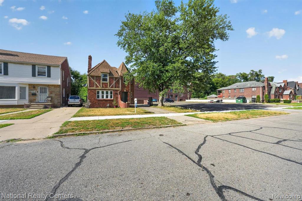 6420 London Street Property Photo 28