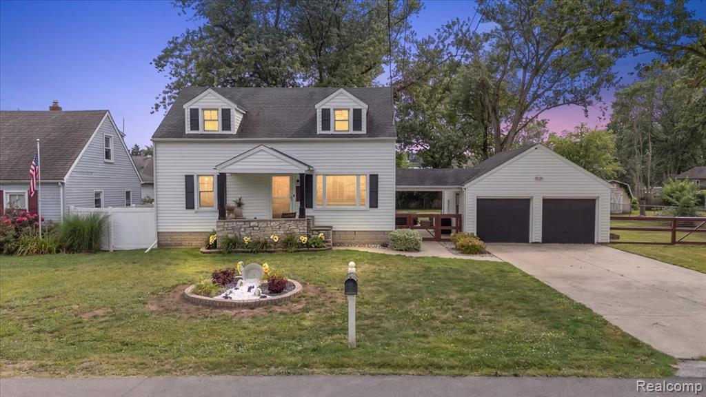 5563 Central Drive