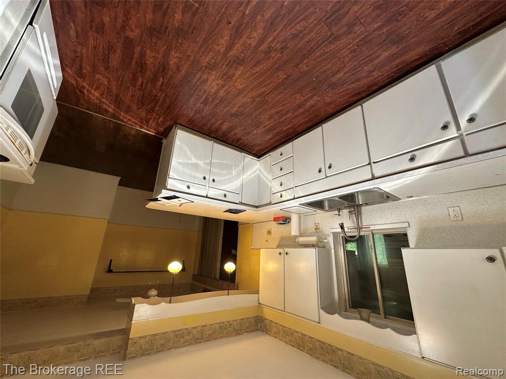 1100 Haven Street Property Photo 5