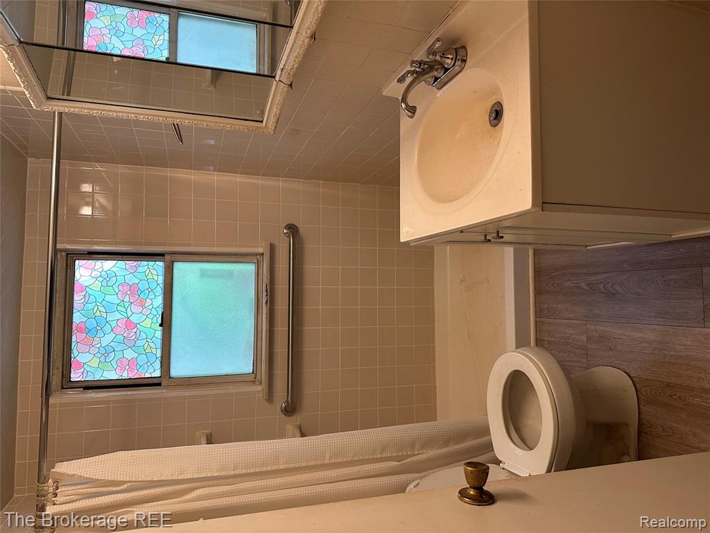 1100 Haven Street Property Photo 7