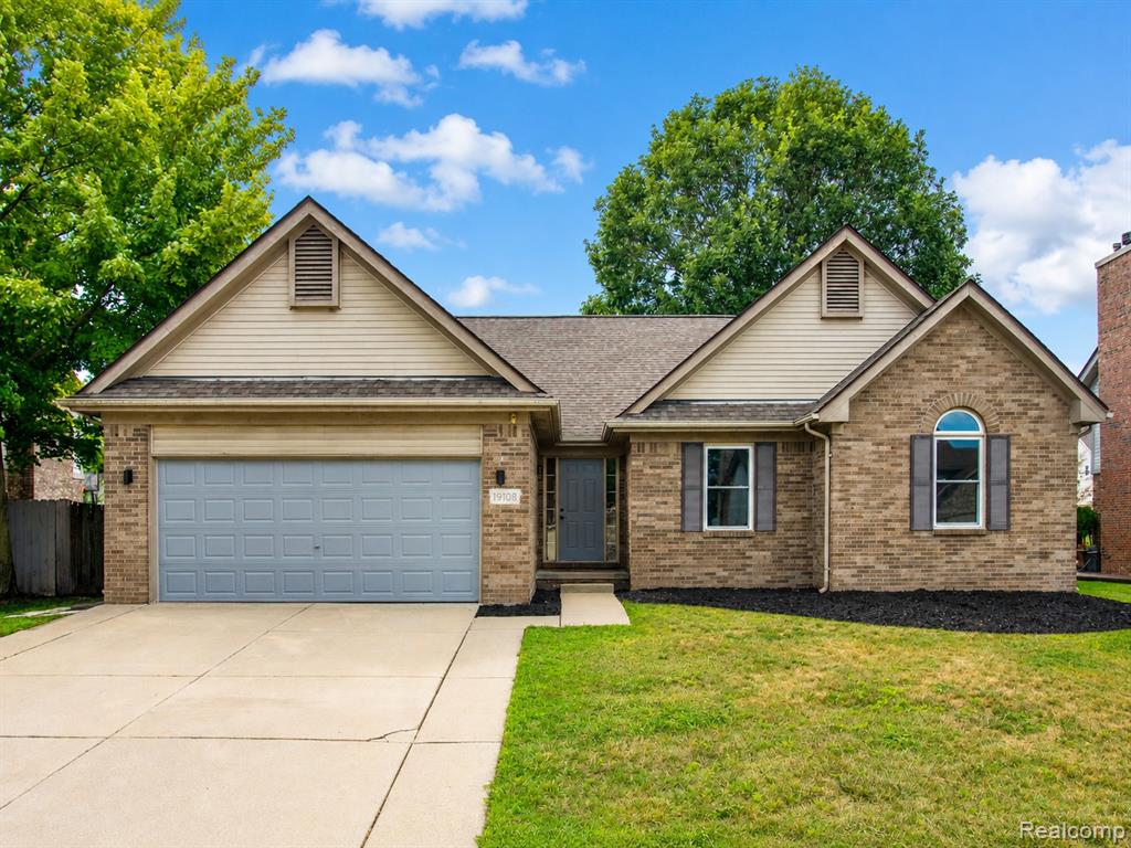 19108 Red Oak Lane Property Photo 1