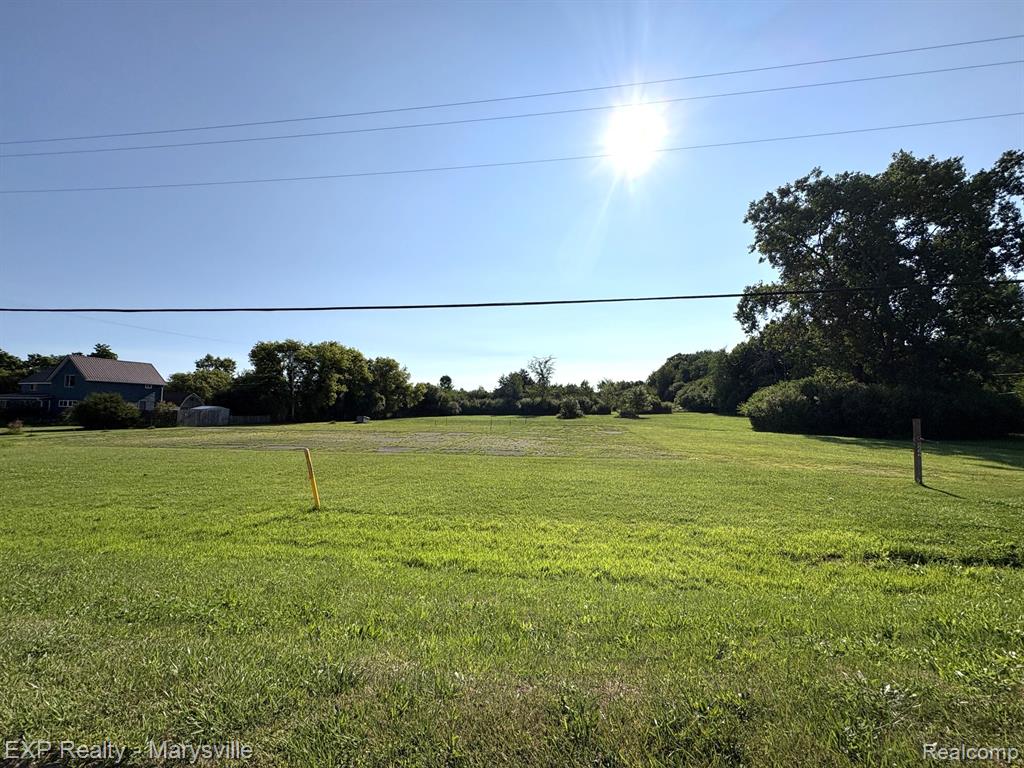 8422 Brockway Road Property Photo 6