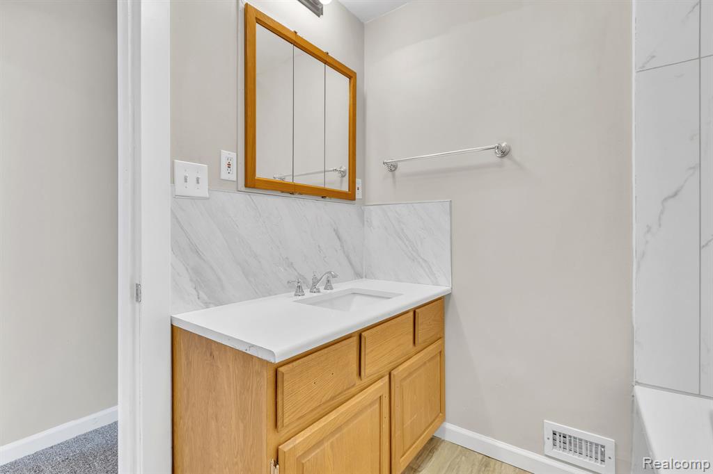 4050 Lillibridge Street Property Photo 18