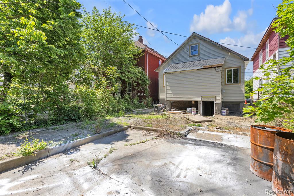 4050 Lillibridge Street Property Photo 27