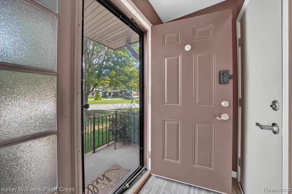 35108 N Bay Circle Property Photo 6