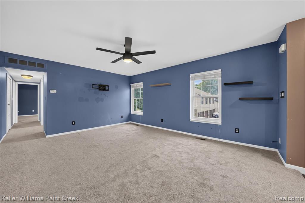 35108 N Bay Circle Property Photo 8