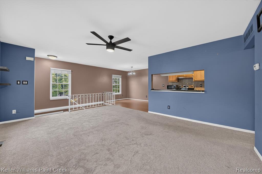 35108 N Bay Circle Property Photo 9