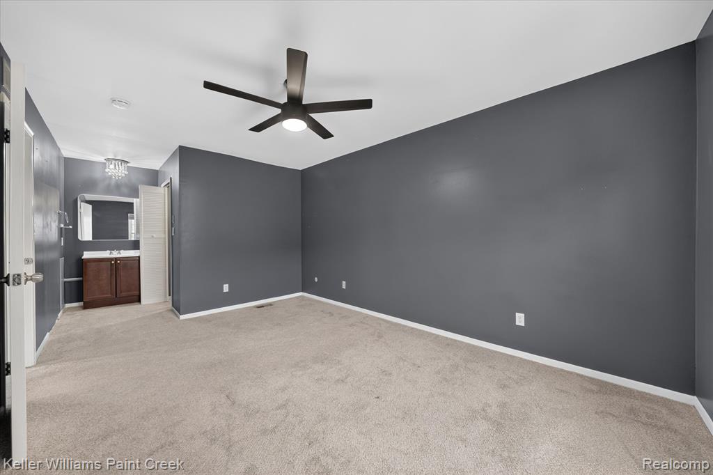 35108 N Bay Circle Property Photo 17
