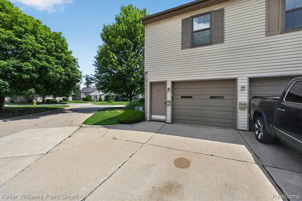 35108 N Bay Circle Property Photo 23