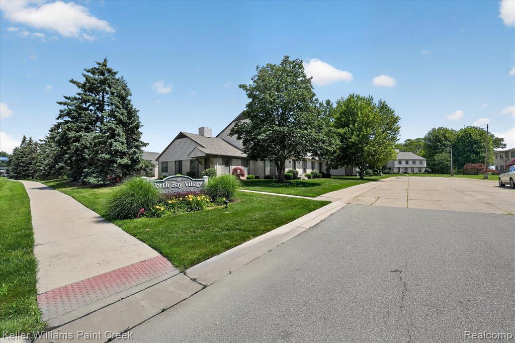 35108 N Bay Circle Property Photo 26