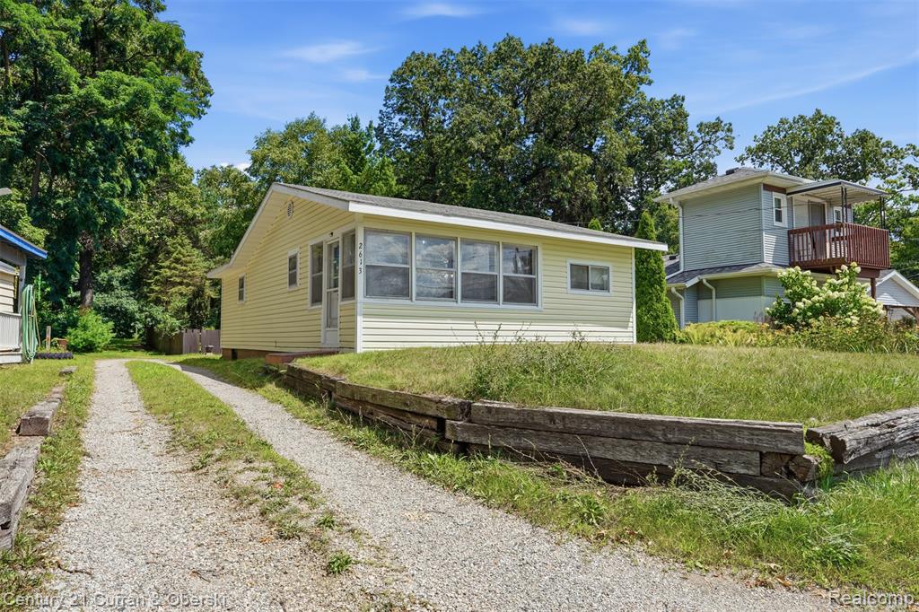 2613 Bartlett Road Property Photo 1