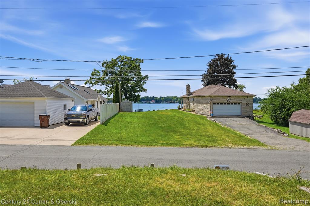2613 Bartlett Road Property Photo 2