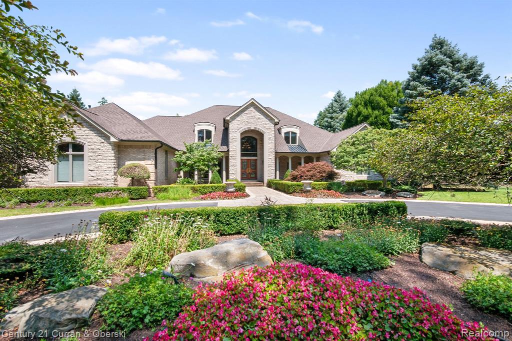 46472 Shelley Pond Drive Property Photo 1