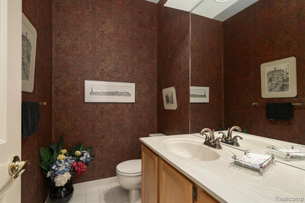 1708 Devonwood Drive Property Photo 27