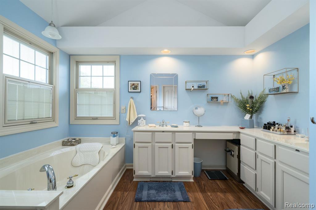 1708 Devonwood Drive Property Photo 37