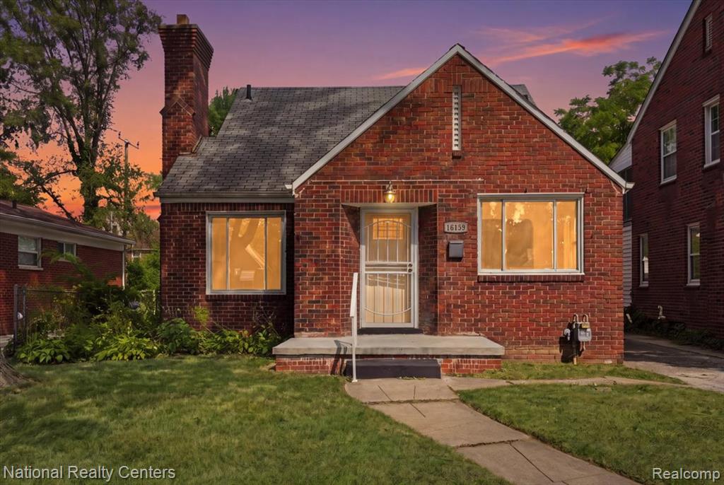 16158 Lindsay Street Property Photo 1