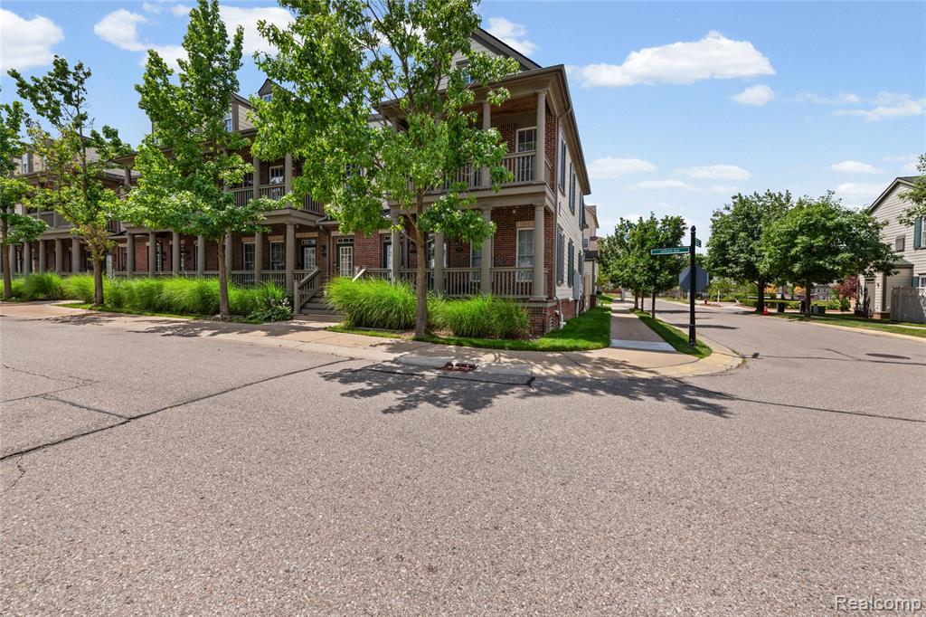 207 Jotham Avenue Property Photo 4