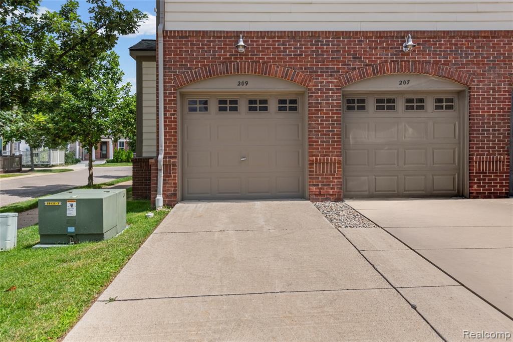 207 Jotham Avenue Property Photo 28