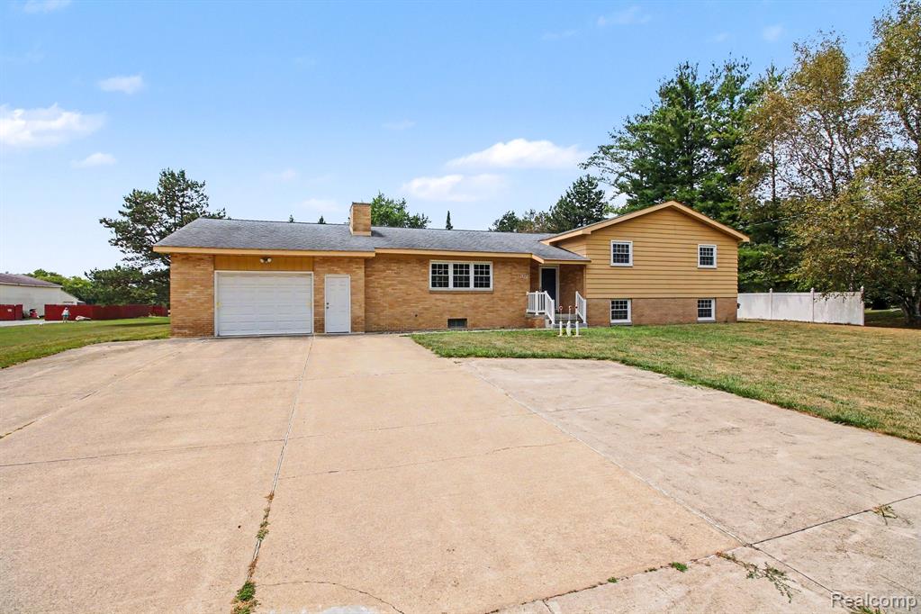 1222 Howe Road Property Photo 1