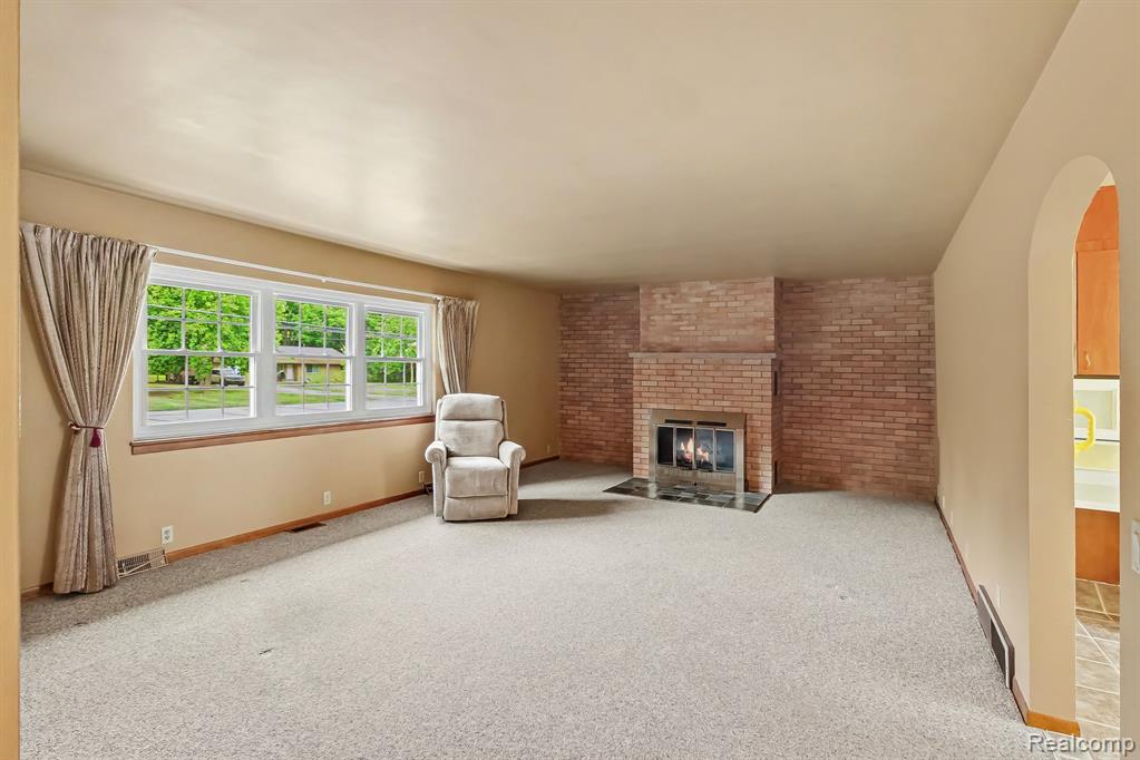 1222 Howe Road Property Photo 8