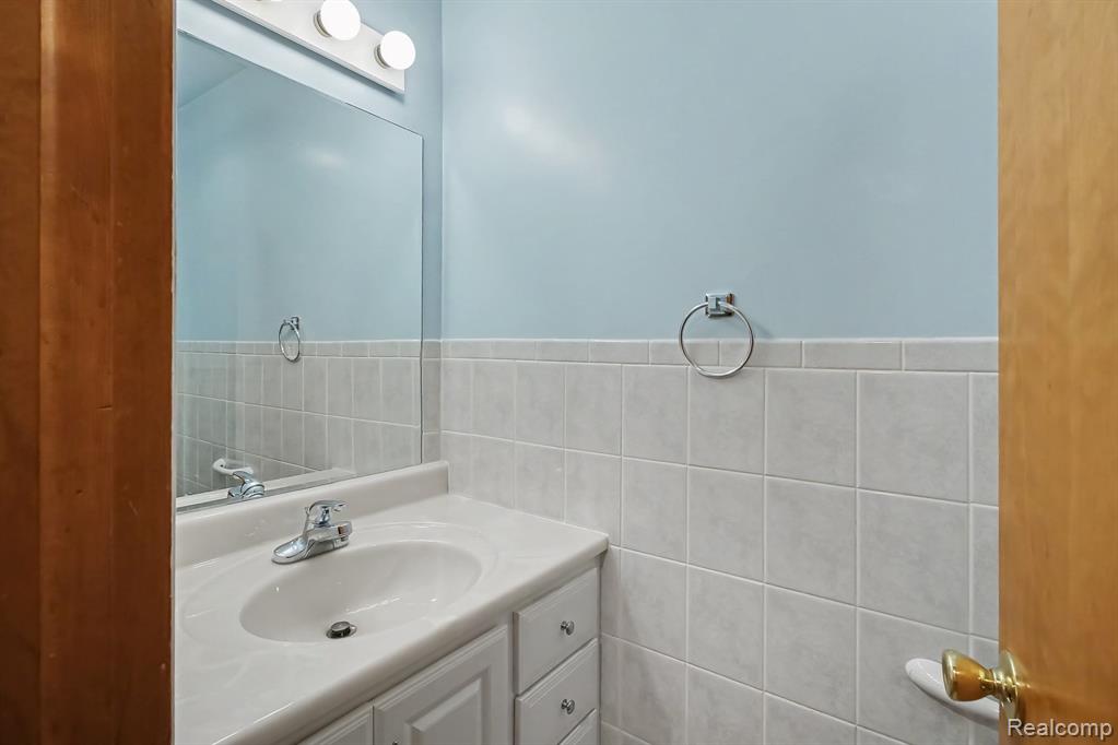 1222 Howe Road Property Photo 16