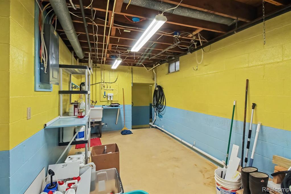 1222 Howe Road Property Photo 32