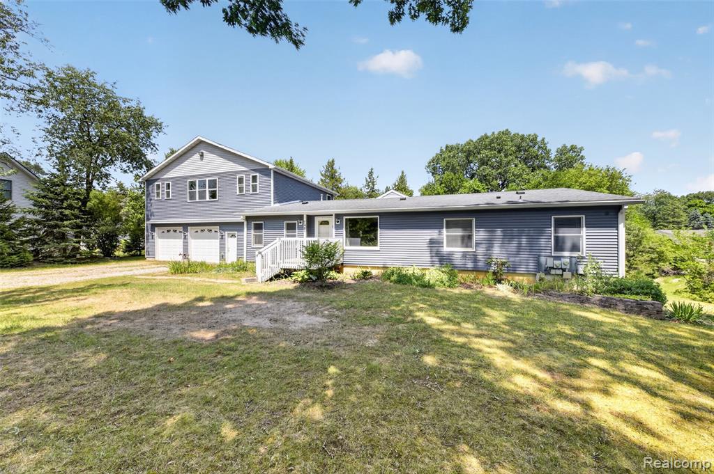 7447 Ore Lake Road Property Photo 1