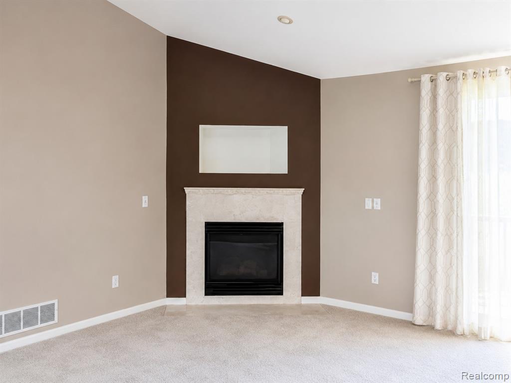 6119 Pine Creek Crossing Property Photo 7