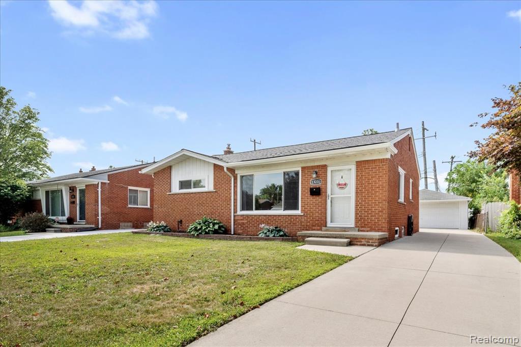 13231 Spruce Street Property Photo 2