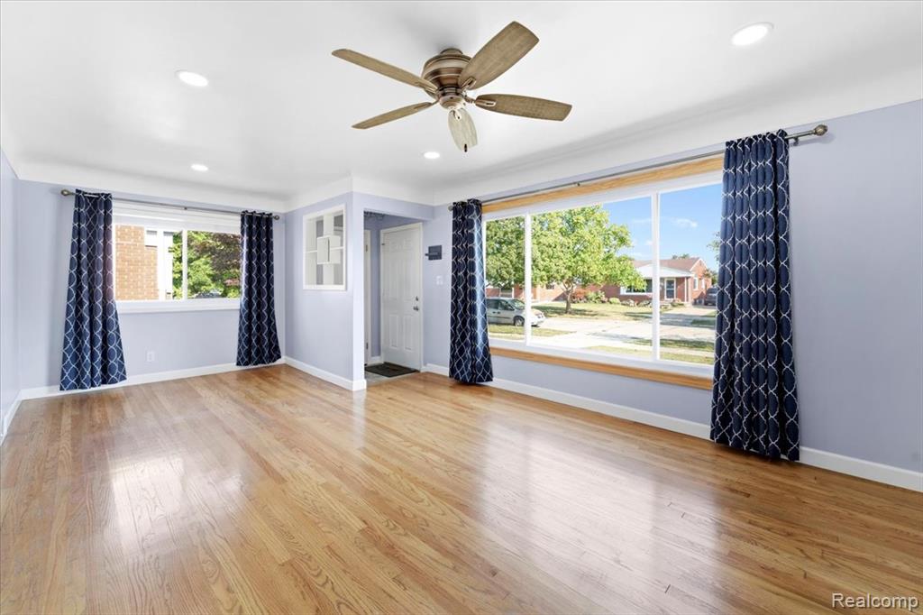 13231 Spruce Street Property Photo 4