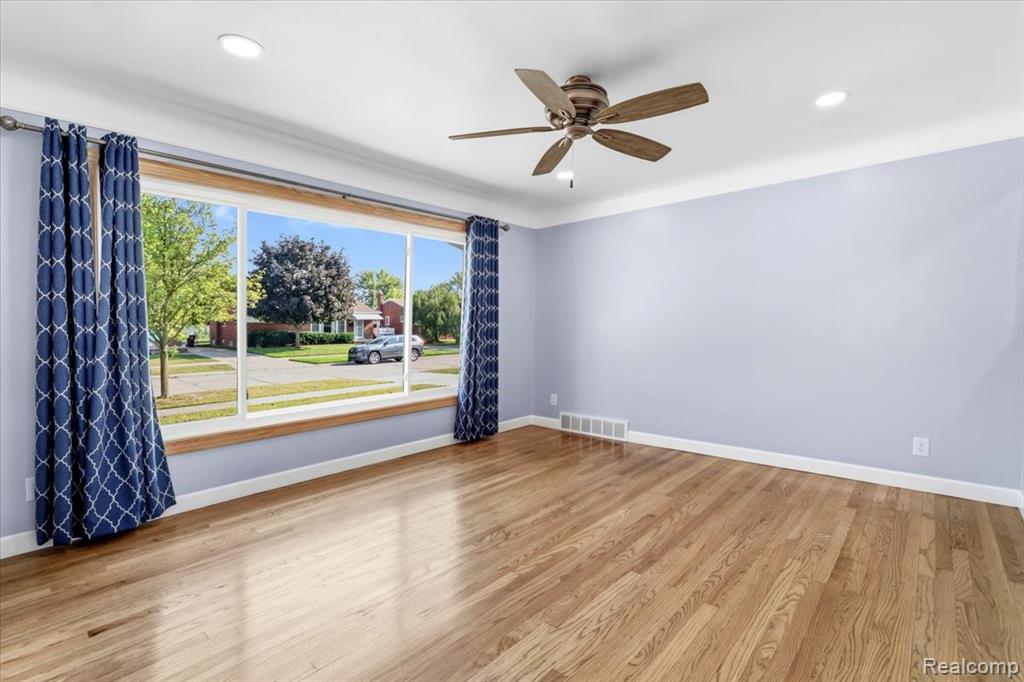 13231 Spruce Street Property Photo 5