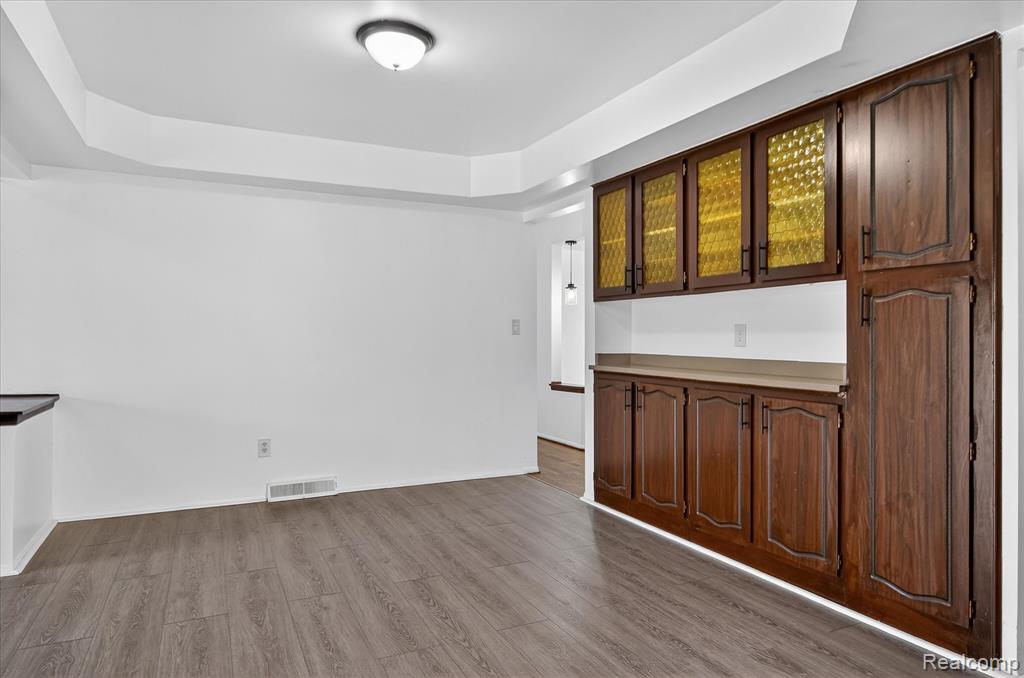 2995 Groves Drive Property Photo 8