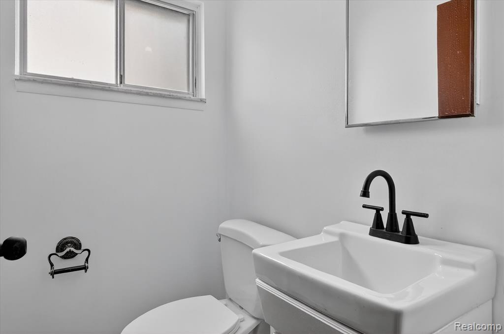 2995 Groves Drive Property Photo 24