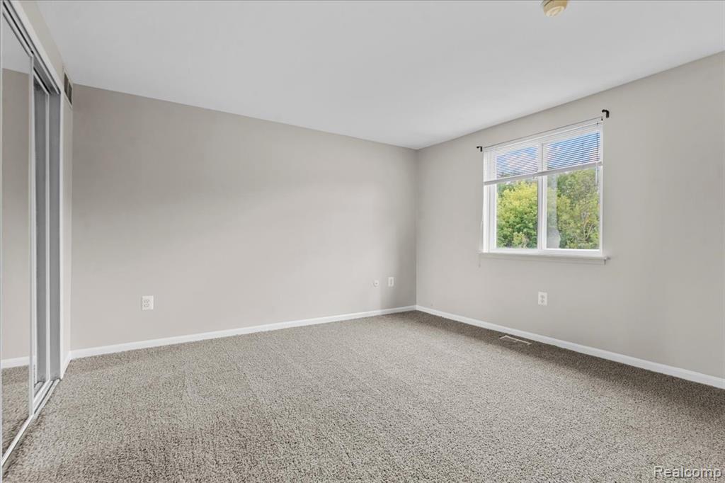 44567 Savery Drive Property Photo 13