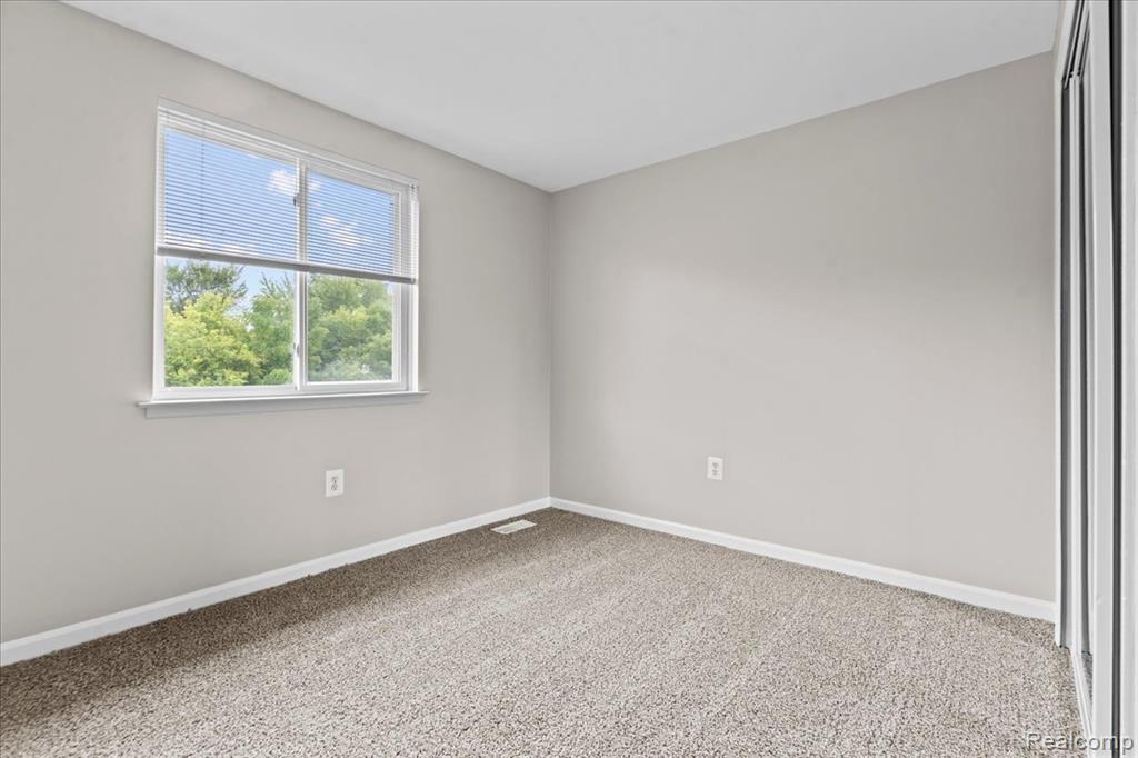 44567 Savery Drive Property Photo 15