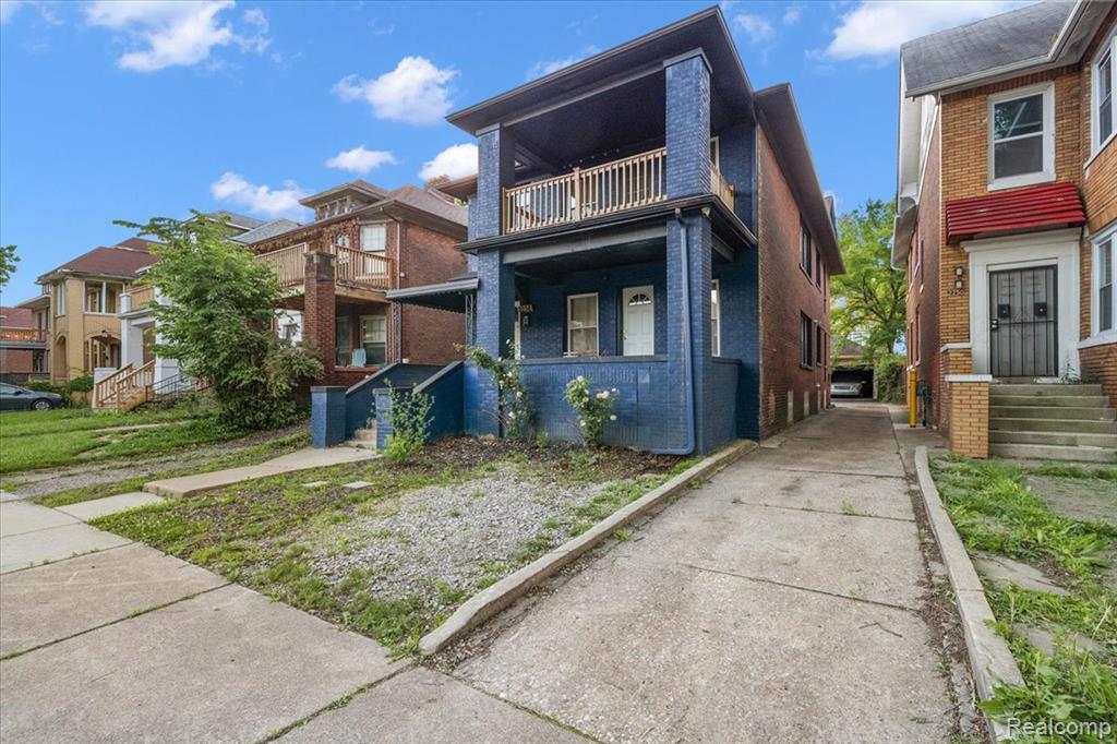 2256 W Philadelphia Street Property Photo 2