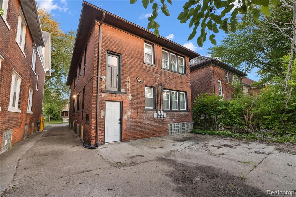 2256 W Philadelphia Street Property Photo 3