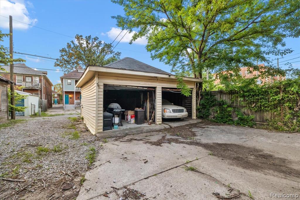 2256 W Philadelphia Street Property Photo 5