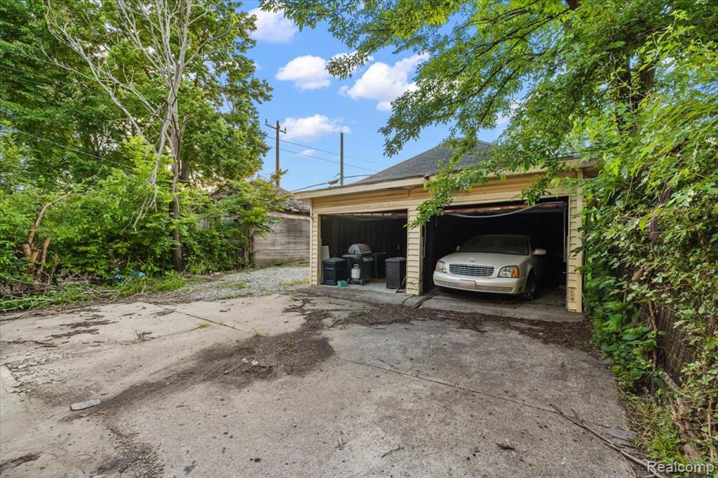 2256 W Philadelphia Street Property Photo 6