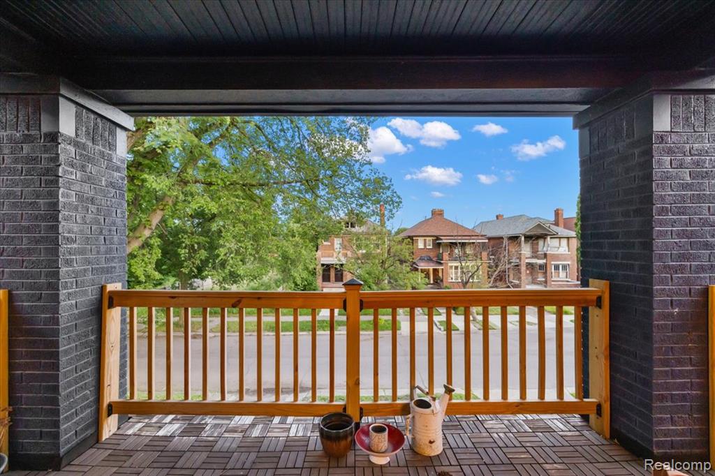2256 W Philadelphia Street Property Photo 8
