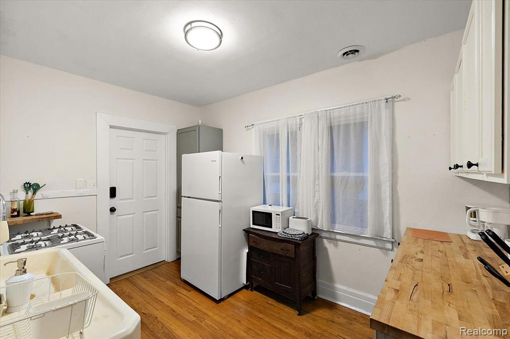 2256 W Philadelphia Street Property Photo 17