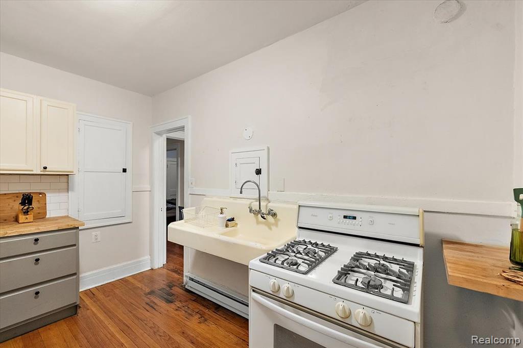 2256 W Philadelphia Street Property Photo 20