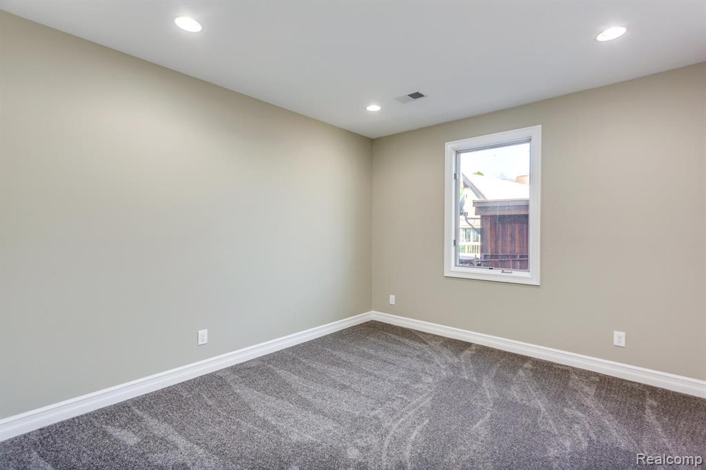 16637 Kings Fairway Lane Property Photo 7