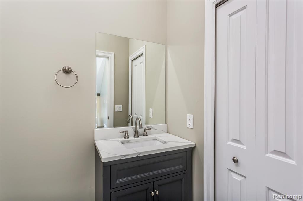 16637 Kings Fairway Lane Property Photo 23
