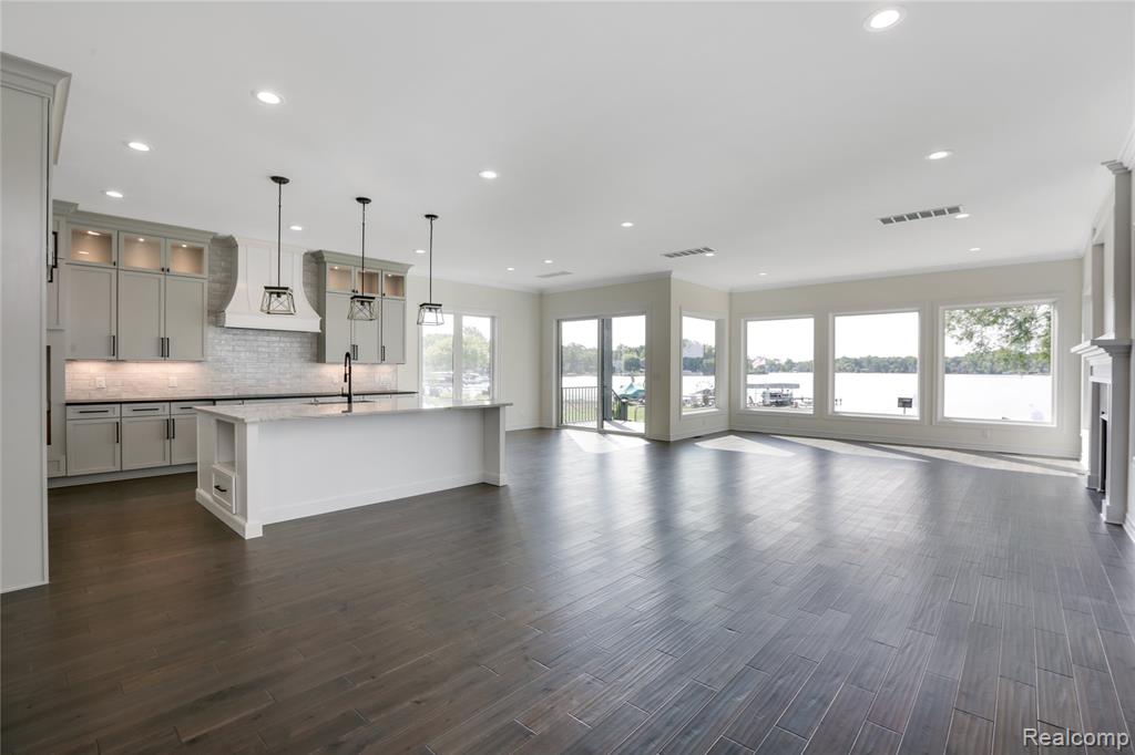 16637 Kings Fairway Lane Property Photo 28